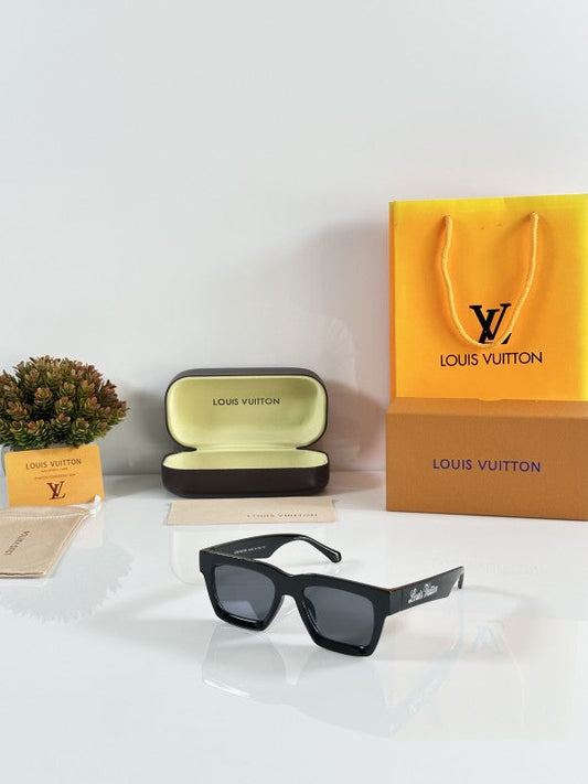 Louiis Vuiitton Unisex Black Sunglasses