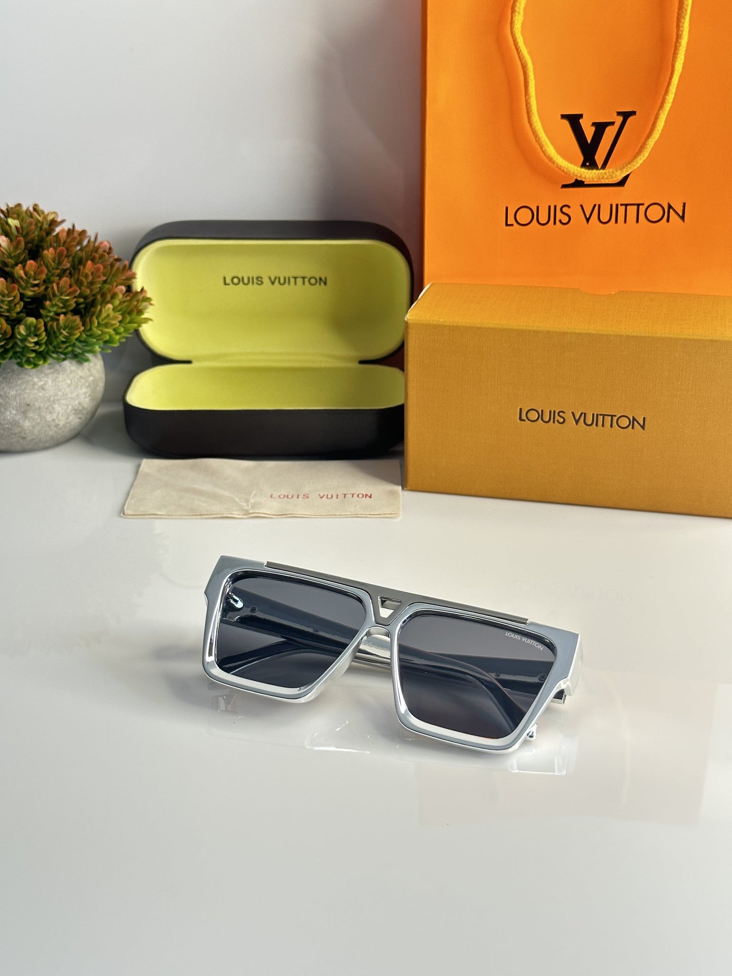 Louiis Vuitton Chrome Black Primium Edge Sunglasses