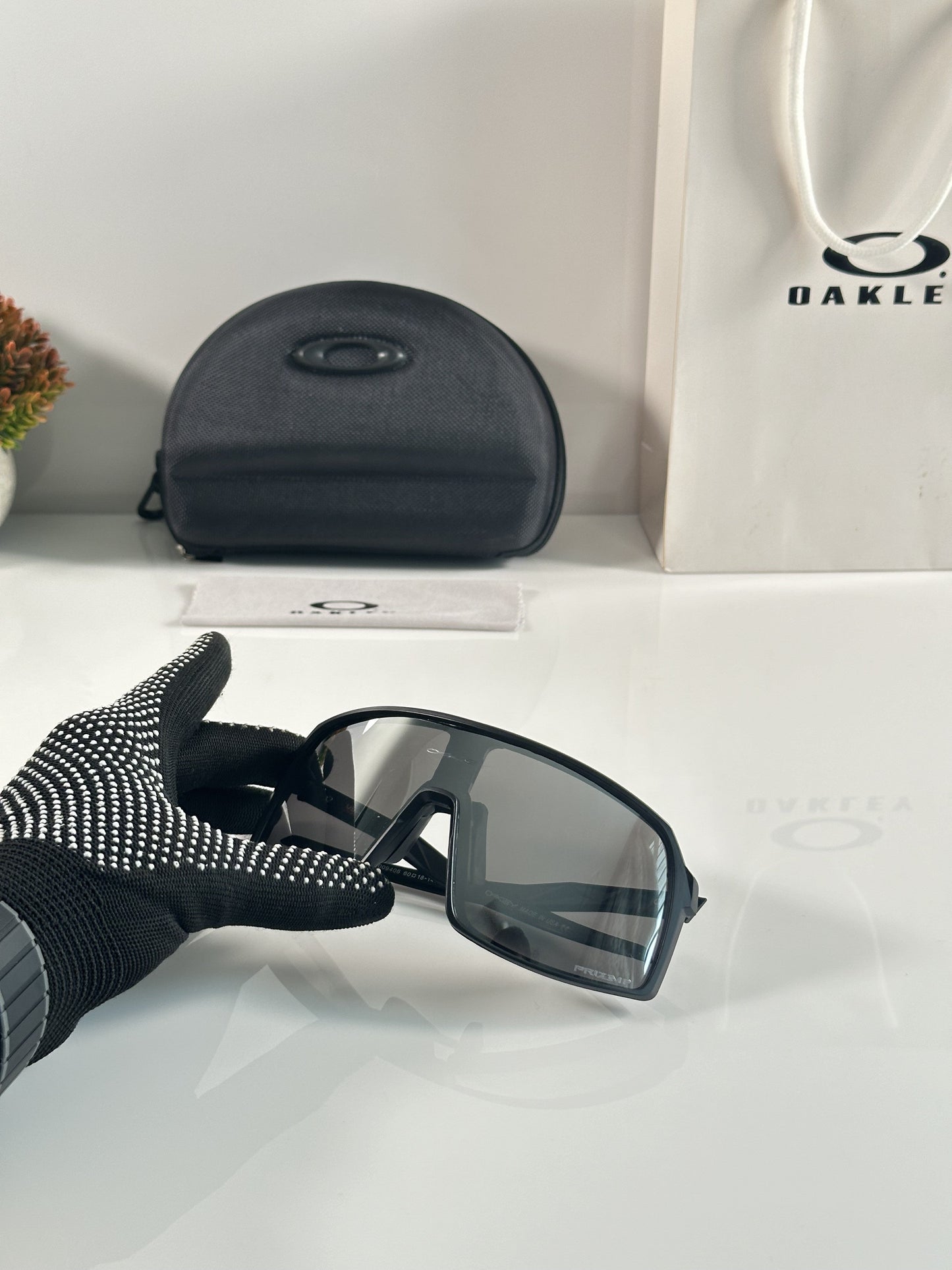 Oaklley Black and Silver Mercury Asthetic Sport Sunglasses