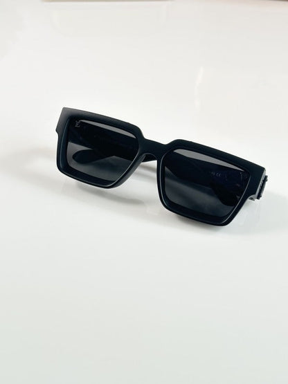 Louiis Vuitton Black Primium Egde Sunglasses