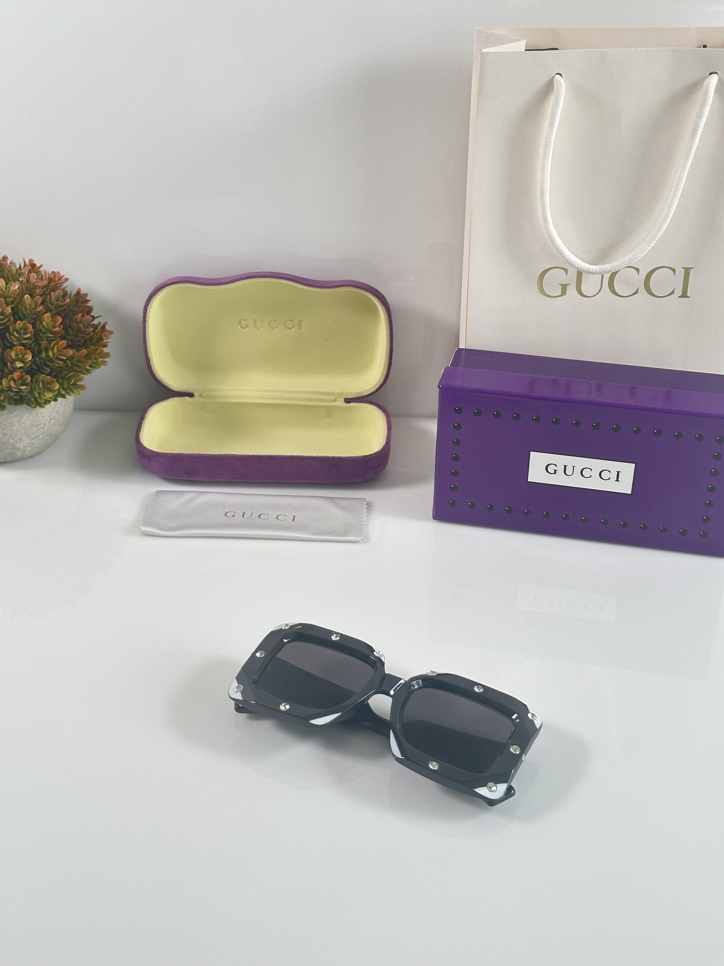 Guccii Luxury Black Woman Sunglasses