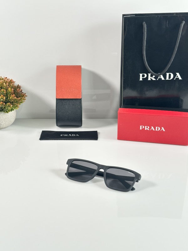 Pradaa Luxe Black Sunglasses