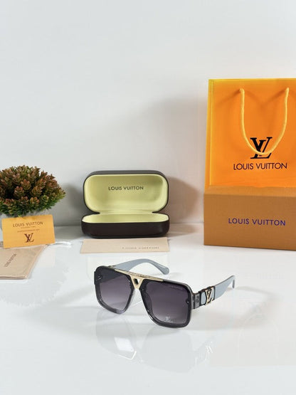 Louiis Vuiitton Grey and Black Sunglasses