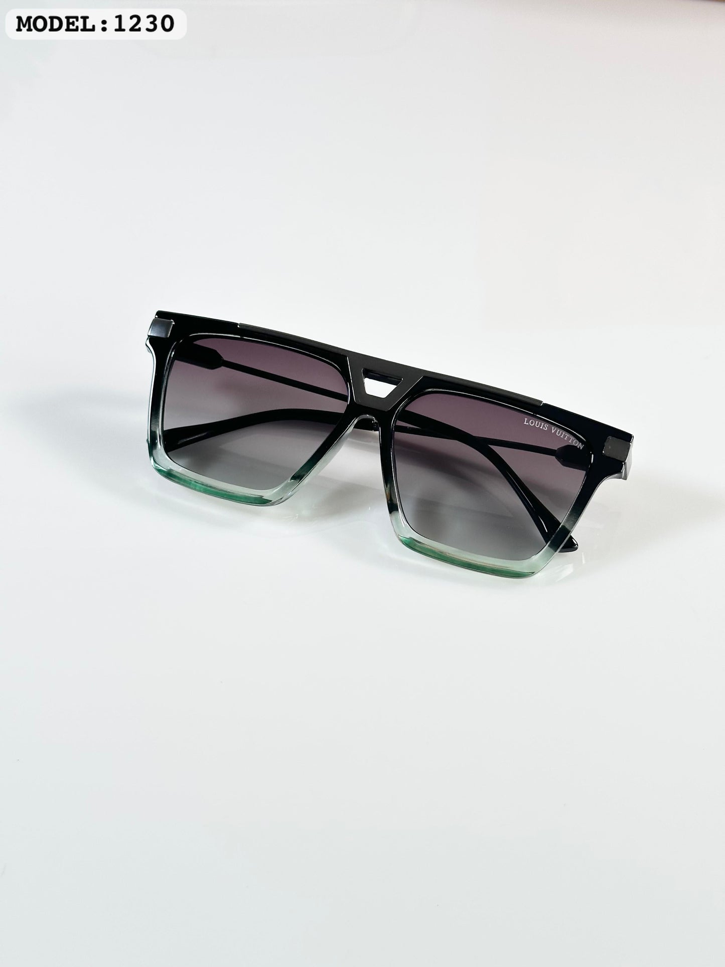 LOUIIS VUITTON UNISEX GUN GREEN SUNGLASSES
